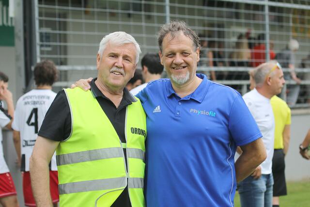 Hofften auf ein spannendes Spiel: SV Opbacher Präsident Franz Opbacher und SVI Coach Martin Hofbauer. | Foto: Foto: Walpoth