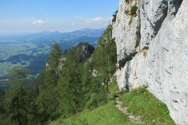 Abstieg entlang der Langwand.  | Foto: Thomas Neuhold