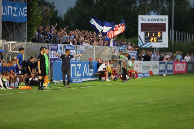 Grund zu jubeln: Trainer Gerald Scheiblehner siegte mit seiner Elf zum Auftakt der zweiten Liga über Dornbirn.
