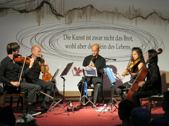 Das Weissensee Ensemble untermalte den Film musikalisch.