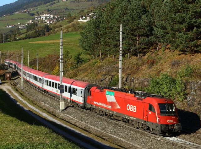 Die ÖBB-DB Eurocitys werden während der Totalsperre der Brennerbahn auf italienischer Seite im SEV zwischen Innsbruck und Bozen geführt.