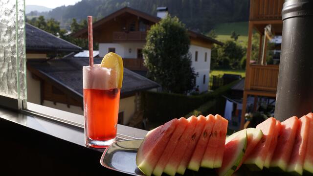 Im Innergebirg darf es etwas herbere sein, deshalb haben wir zu Preiselbeersaft statt Himbeersoda gegriffen.