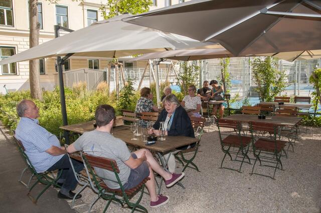 Im "575 Sagmeister" hat man auch an einen gemütlichen Gastgarten gedacht. | Foto: Unger