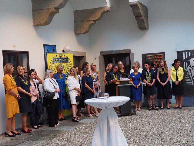 Im Schloss Tollet präsentierten die Soroptimistinnen ihr Projekt "Frauen am Weg".