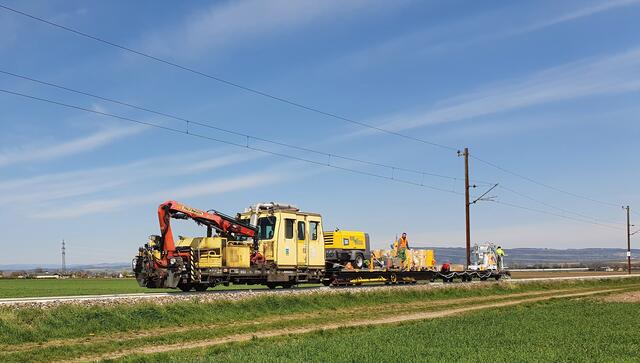 Die Lackierungsarbeiten an den Schienen wurden in Kooperation mit der Partnerfirma KBB/MEISSL durchgeführt.