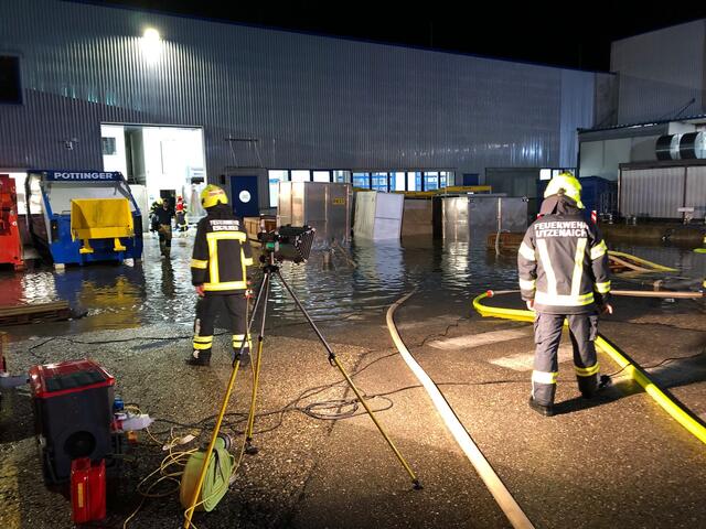 Die FF Utzenaich unterstützte im Rieder Stadtgebiet.