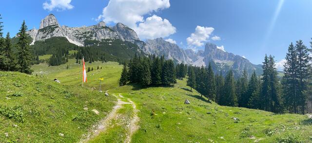 Immer wieder schweift unser Blick hinüber zur markanten Bischofsmütze.  | Foto: Theresa Kaserer-Peuker