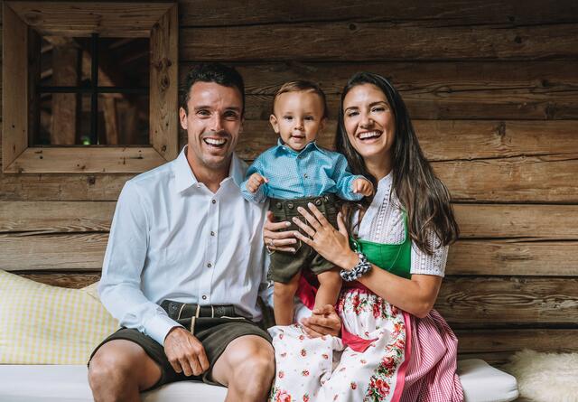 Gut in Kitz eingelebt: Roberto Bautista Agut mit Roberto und Ana. | Foto: A. Scheuber