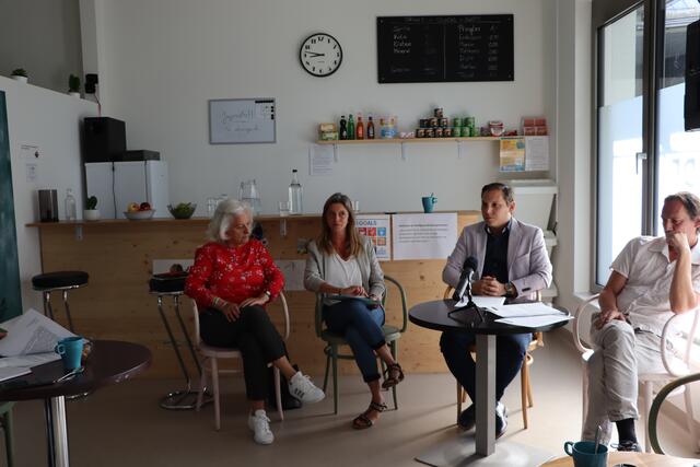 Irmgard Moritz, Monika Mair, Christian Kovacevic und Klaus Ritzer (v.l) stellen ihr Schwerpunktjahr und ein neues Projekt bei einem Pressegespräch vor. | Foto: Christoph Klausner