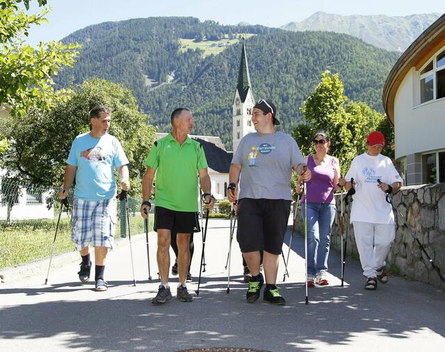 Der Lebenshilfe Regionalsprecher von Landeck Werner Stadelwieser verhandelte mit der Leitung, dass im Mai die Rad- und Walkingbegeisterten wieder starten konnten. (Archivbild) | Foto: Archiv/Lebenshilfe