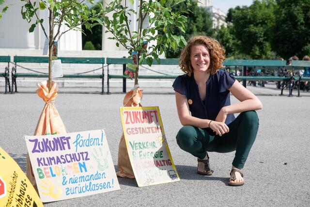 Katharina Rogenhofer ist Zoologin und hat Biodiversität in Oxford studiert. Sie hat Klimaveränderungen zunächst wissenschaftlich untersucht und sich dann dem Aktivismus verschrieben, um politische Veränderungen anzustoßen. | Foto: Cliff Kapatais / Pixelcoma