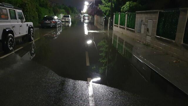 Der gesamte Pappelweg und der Birkenweg waren überflutet.