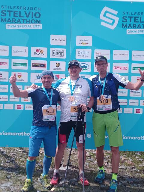 V. li.: Rupert Gruber, Max Dominik und Peter Bauer – die drei Stelvio-2021-Finisher aus Mariapfarr.