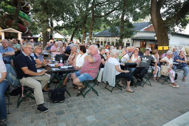 Das Hutschnbräu im Böhmischen Prater war voll. | Foto: Fotostudio R. Michael Schuster