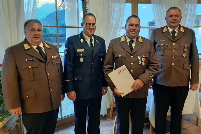 BFK Dietmar Berktold, Kreisbrandrat Johann Eitzenberger, BFI Konrad Müller und Landes-Feuerwehrinspektor DI Alfons Gruber (v.l.).