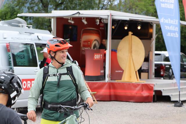 Mountainbike-Guide Michael Becker weiß aus Erfahrung, wie man die Sicherheit beim Biken erhöht.