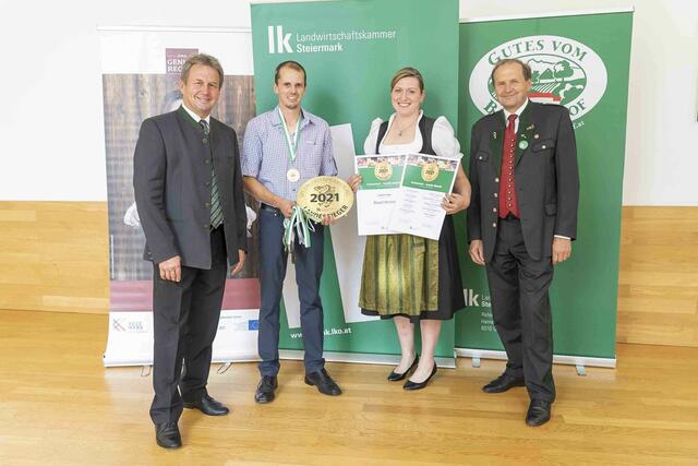 Den Landessieg für die beste Bauernbutter holten sich Familie Blatnik vom Kastnerhof in der Markggemeinde Vasoldsberg. | Foto: LK-Fischer