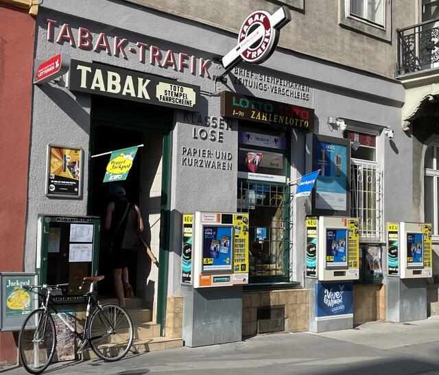 Für das gut laufende Tabakfachgeschäft in der Rotensterngasse wird ein Nachfolger oder eine Nachfolgerin gesucht.