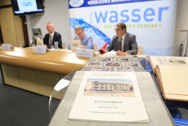 Die Festschrift bezeugt die Erfolge der letzten 65 Jahre.