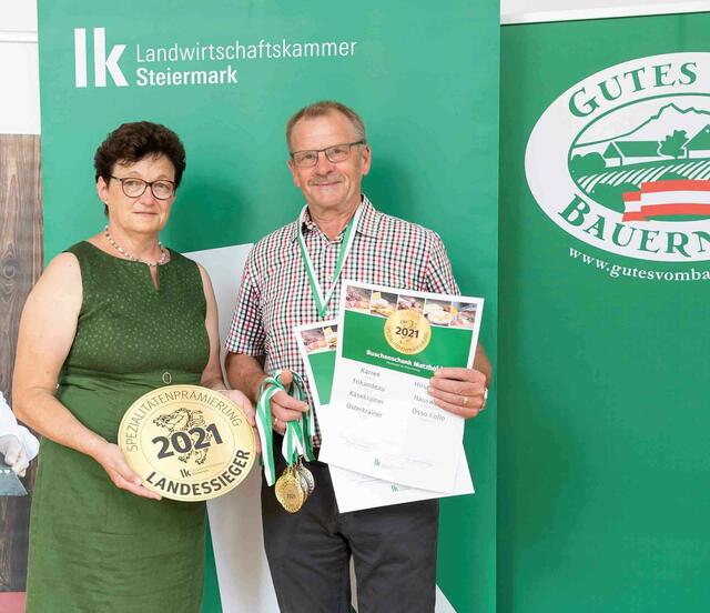 Maria Mazhold und Josef Matzhold aus Fehring holten den Landessieg für ihr Karee.