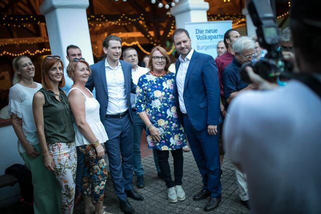 Zum Abschluss des Burgenland-Tages von Bundeskanzler Sebastian Kurz gab es einen Heurigenabend mit Funktionären und Unterstützern im Weinmuseum Moschendorf.
