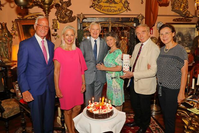 Werner und Martina Fasslabend, Thomas Schäfer-Elmayer, Christine Zach, Magic Christian und Frau Karin. | Foto: Conny de Beauclair