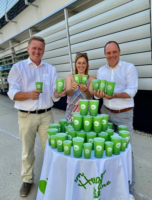 Vizebürgermeister Thomas Reiter, Veranstaltungsmanagerin Katrin Kanya vom TIP und Bürgermeister Christoph Stark (v.l.n.r.) freuen sich über die neue Anschaffung.