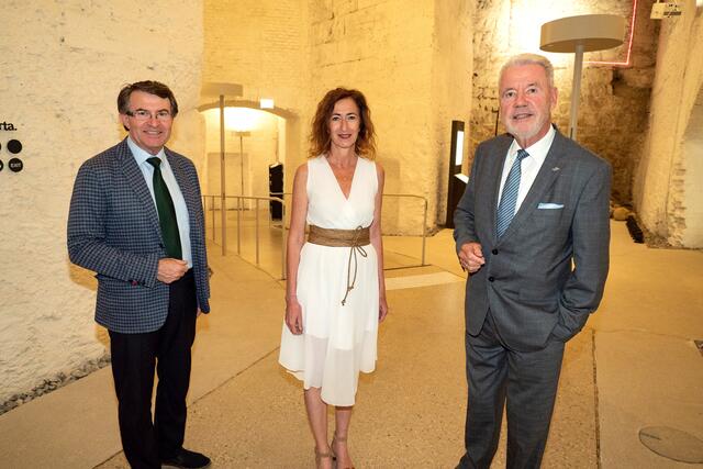 Bürgermeister Klaus Schneeberger und Tourismusstadtrat Franz Piribauer mit Eventkoordinatorin Anna Trummer-Rauch.
