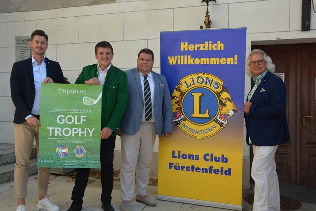 Machen keine Sommerpause: Der Lions Club Fürstenfeld, um Präsident Michael Gruber (3.v.l.) lädt im August zu zwei Charity-Veranstaltungen.