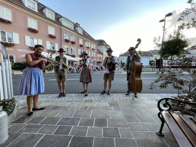 "Die Steirische Streich" sorgte für beste Stimmung vor dem WOCHE Sommerkino. | Foto: WOCHE