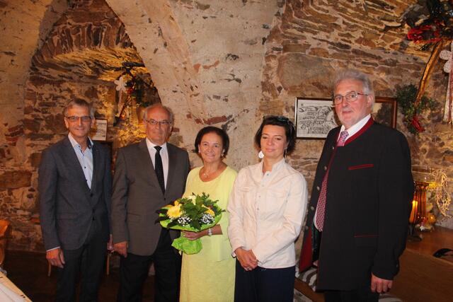 v.l. BM Paul Kirchberger, Dr. Odin Reitinger, Angela Reitinger, GGR Claudia Stöcklhuber und GGR Wilhelm Raidl