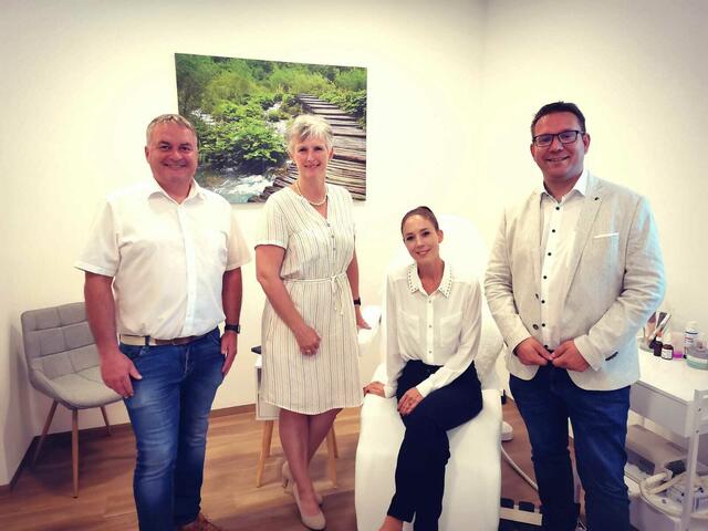 Ortsvorsteher Anton Geister, Gemeinderätin Martina Wadl, Silke Bittner, Bürgermeister Christian Haberhauer.