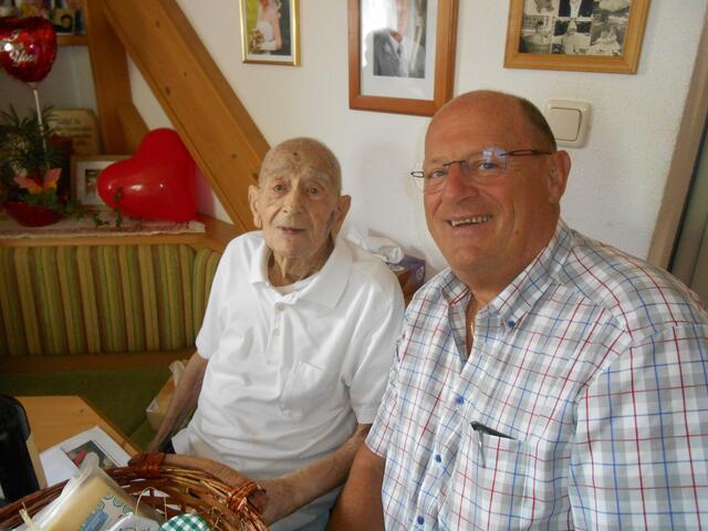 Josef Wurmhöringer mit Bürgermeister Aegidius Exenberger
