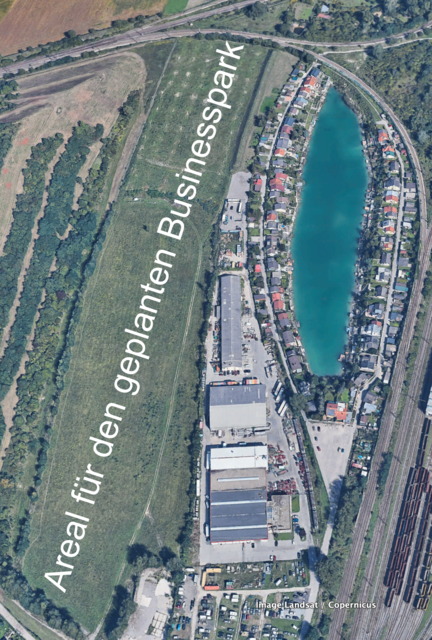 Das Areal befindet sich westlich, in nächster Nähe zum Schmankerlteich.