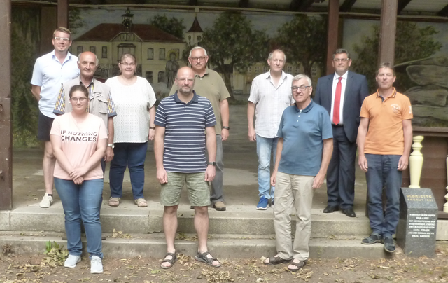 Roland Löffler, Julia Winkler, Anton Arneth, Maria Preissl, Franz Ableidinger, Erhard Prinz, Walter Kellner, Bgm. Karl Harrer, Vzbgm. Peter Müller und Andreas Eber.