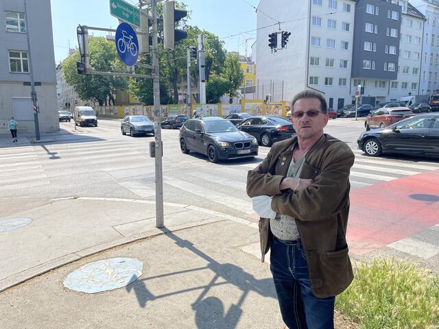 Verärgert über die Links-Abbiege-Situation an der Triester Straße zeigt sich Anrainer Roland Gmeiner.