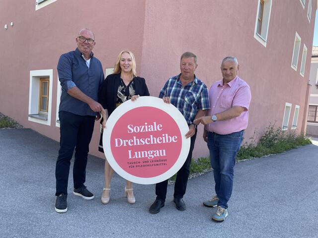 Präsentieren die Soziale Drehscheibe Lungau: Helmut Steger, Barbara Thöny, Franz Doppler und Bernhard Kendlbacher. | Foto: Peter J. Wieland