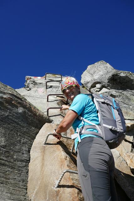 Schwierige Stellen am Sonnblick-Grat sind mit Trittklammern entschärft.  | Foto: Thomas Neuhold