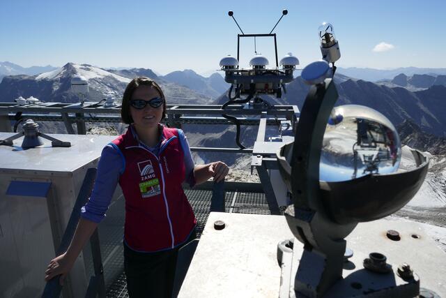 Elke Ludewig, die Chefin am Sonnblick an ihrer Arbeitsstelle.  | Foto: Thomas Neuhold 