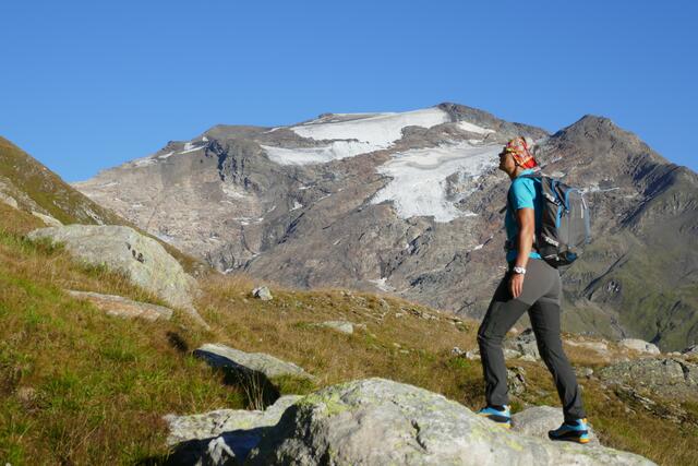 Der Hocharn begleitet uns beim Anstieg auf den Sonnblick.  | Foto: Thomas Neuhold