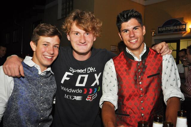 Mittendrin: Florian Rattenberger, Stephan Waldhauser und Florian Krenn