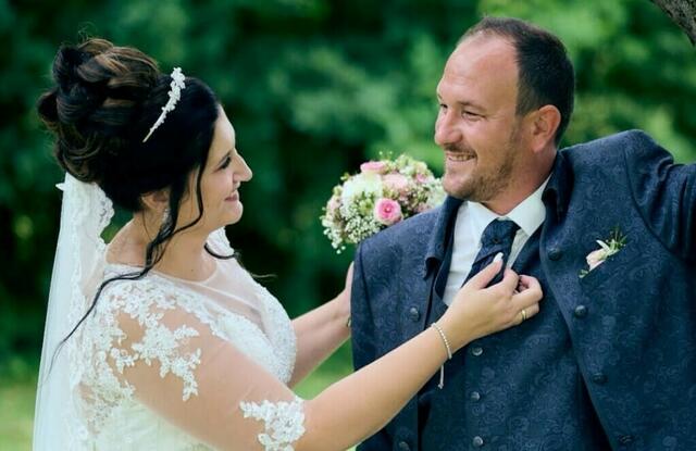 Rebecca Unger und Christoph Unger-Orschek haben am 03.07.2021 in Großpetersdorf geheiratet. | Foto: Lux Foto/Peter Benkö