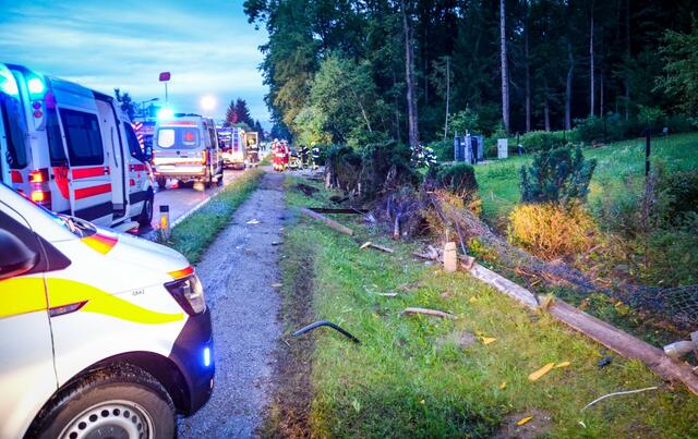 Um 5 Uhr kam es heute auf der B70 in Söding zu einem Verkehrsunfall - fünf Personen verletzten sich teilweise schwer.