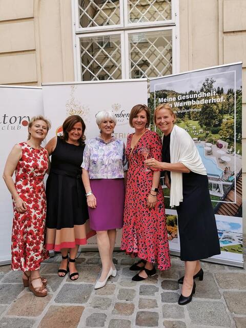 Die Damenrunde in Wien.
