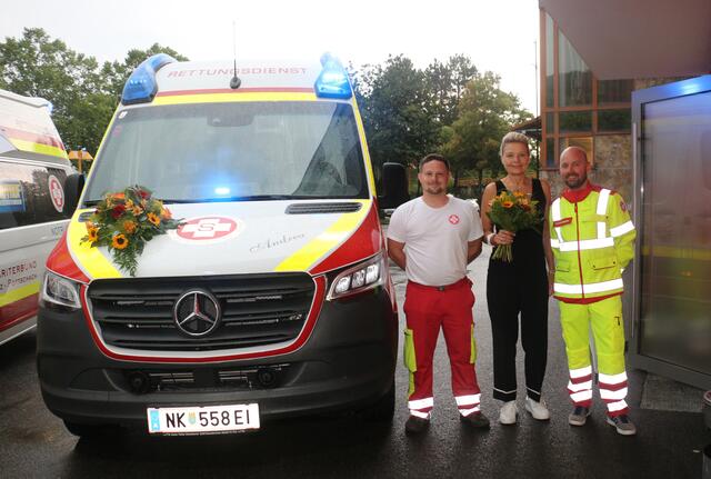 Patin Andrea Dworak-Waldherr mit dem neuen Fahrzeug.