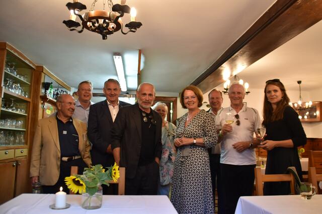 Christoph Schmidt, Bürgermeister Michael Kreuzer, Reinhard Hundsmüller, Johannes Krisch, Elisabeth Hundsmüller, Christiane Teschl-Hofmeister, Andreas Knabel, Adi Reuscher und Larissa Fuchs | Foto: Preineder