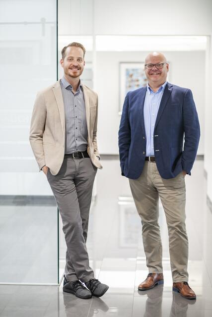 Die beiden Hennlich-Geschäftsführer Markus Zebisch (l.) und Peter Doblhammer. | Foto: Hennlich