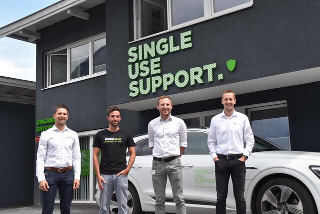 Das Führungsteam von "Single Use Support" in Kufstein-Endach: CCFO Christian Praxmarer, Vertriebsleiter Martin Told, CEO Johannes Kirchmair, CEO Thomas Wurm