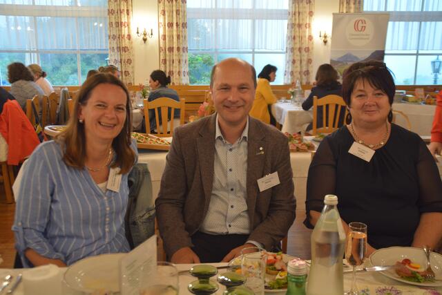 Kerstin Suchan-Mayr und Hannes Pressl mit Waltraud Stöckl