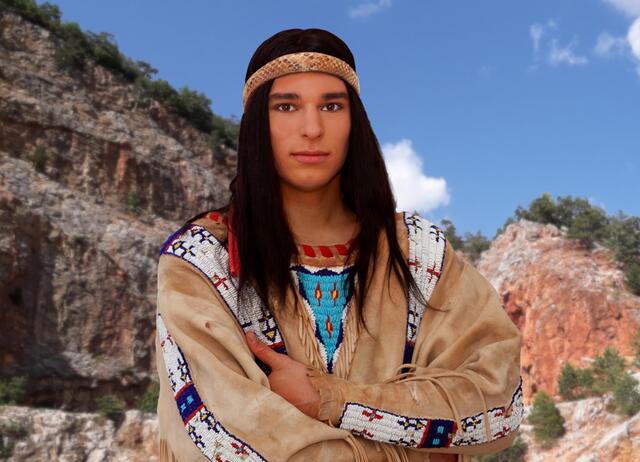 David Gruber reitet als Winnetou in Winzendorf.